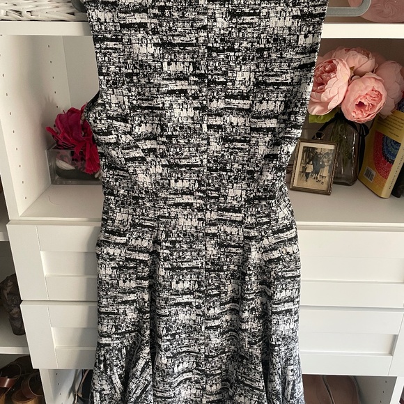 Great fashionable work dress by DVF - Picture 1 of 4